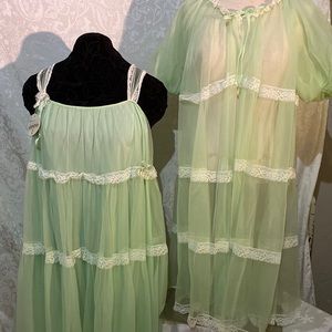 NWT Vintage Mint Gown & Robe